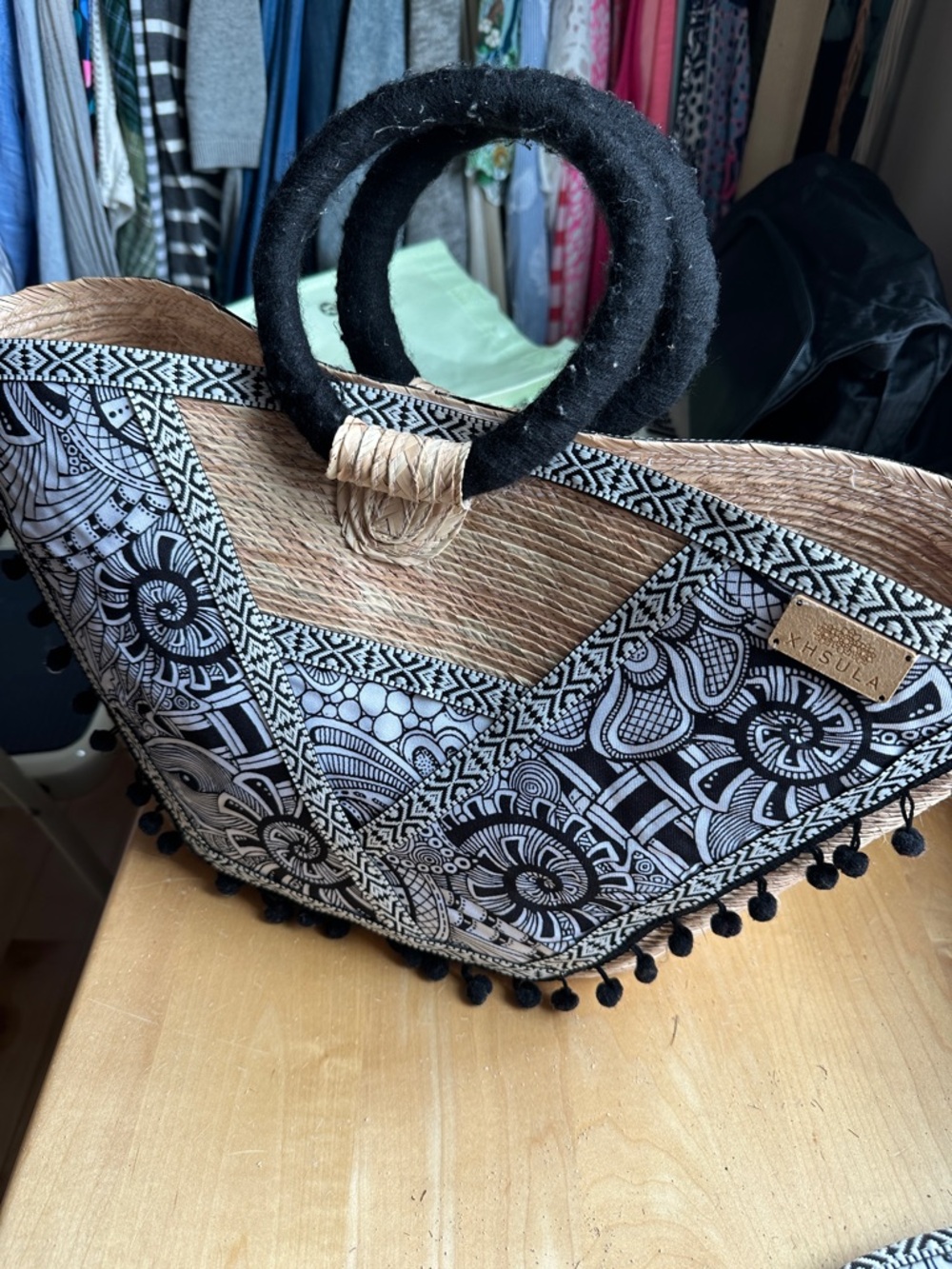 XHSULA Straw Sun Hat with Black & Natural Printed Band & beach tote